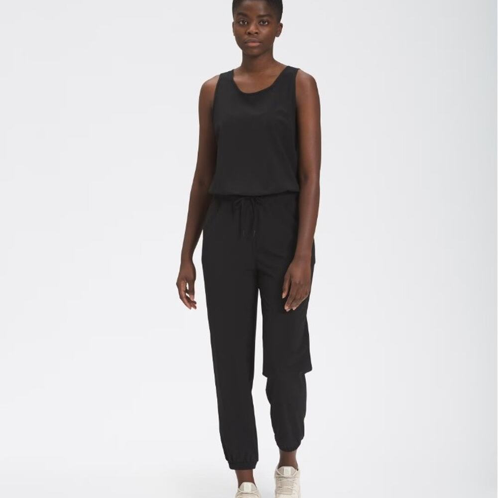 The North face Jumpsuit size large NWoT women's never stop wearing jumpsuit